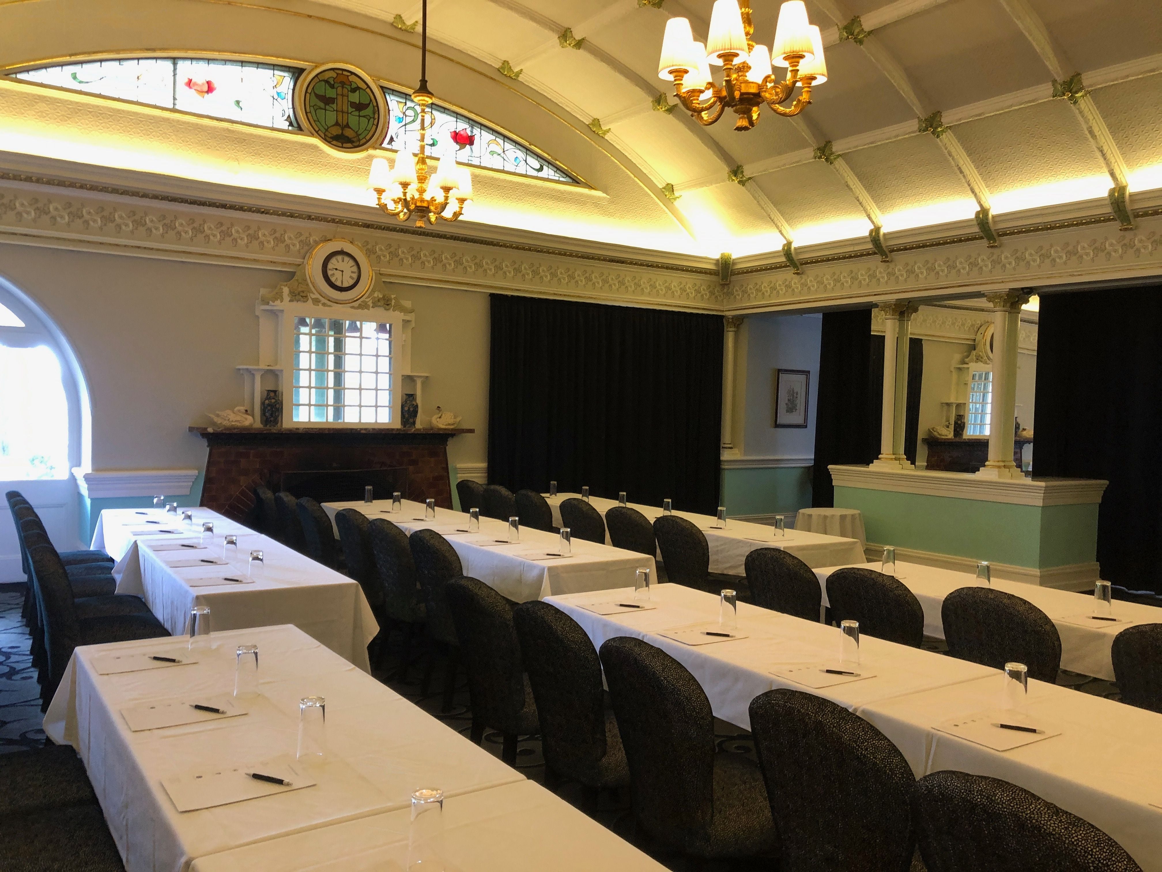 Hydro Majestic Public Day Tour Image -5da92678861ca